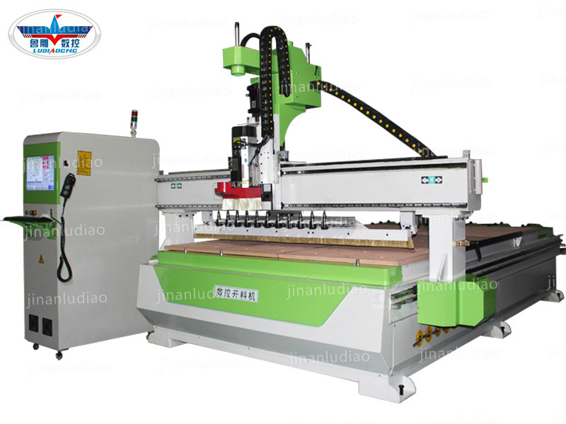 2030/2040定制款直排換刀開料機 2030/2040定制款直排換刀開料機