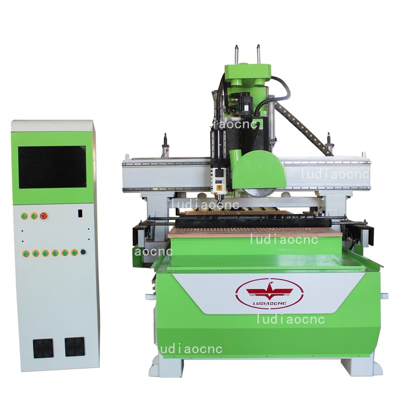 自動上下料數控開料機 自動上下料數控開料機